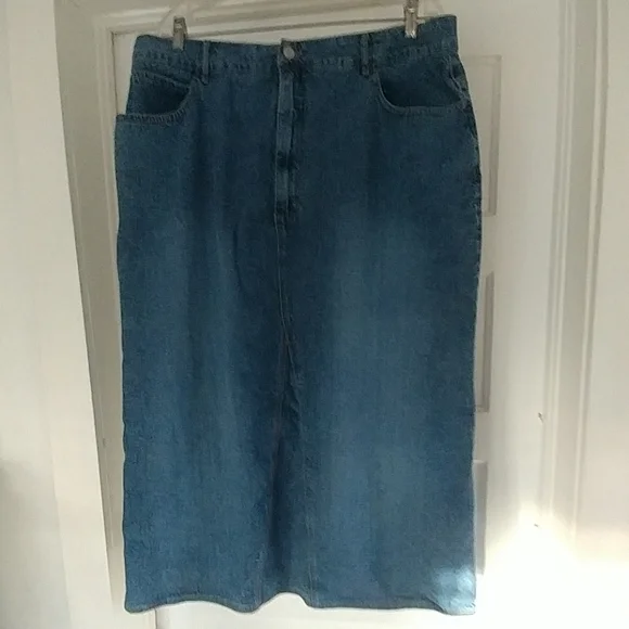 🐢St. John Bay Woman - denim skirt - Picture 1 of 8